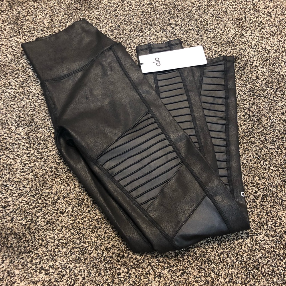 ALO High Waisted Moto leggings size M